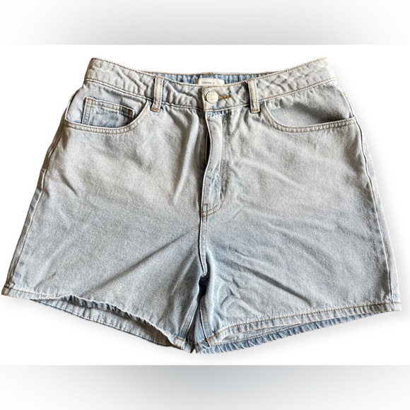 Blue Light Wash High Waisted Mom Jean Shorts - Picture 2 of 6